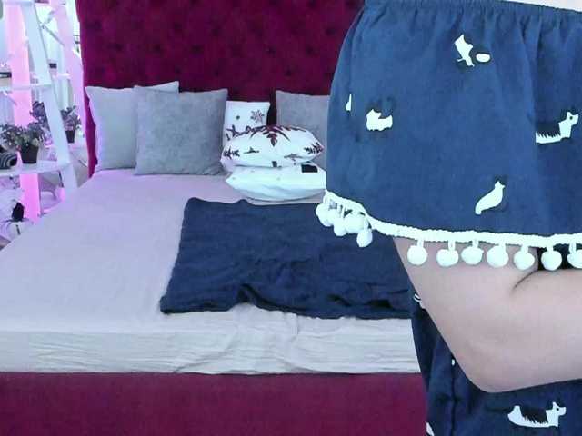 Livia-Shy live webcam show