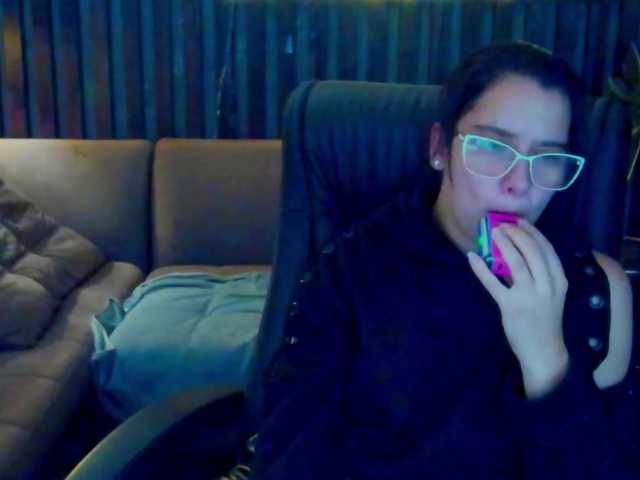 Livia-Shy live cam on BongaCams