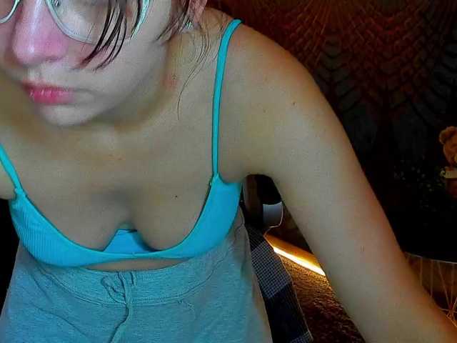 Livia-Shy live cam on BongaCams
