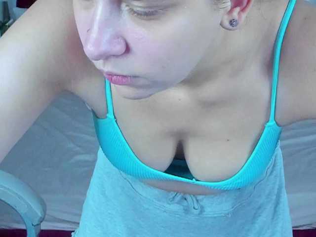 Livia-Shy live cam on BongaCams