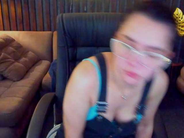 Livia-Shy live cam on BongaCams