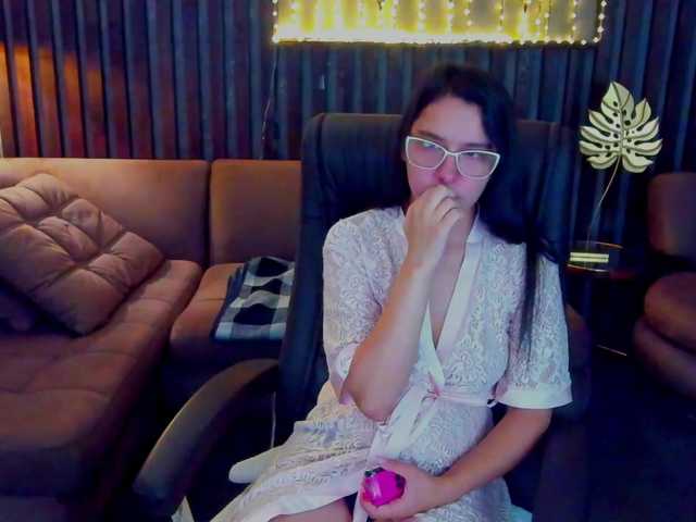 Livia-Shy live cam on BongaCams