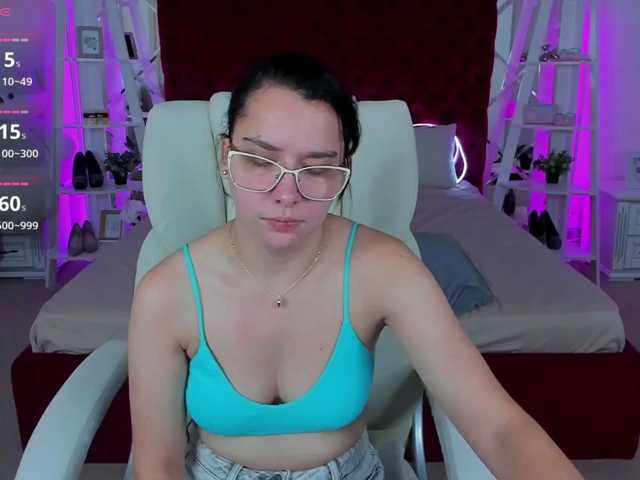Livia-Shy live cam on BongaCams