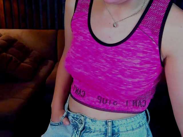 Livia-Shy live cam on BongaCams