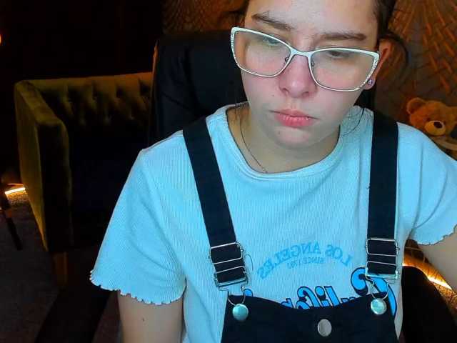 Livia-Shy live cam on BongaCams