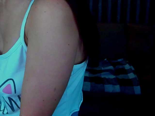 Livia-Shy live cam on BongaCams