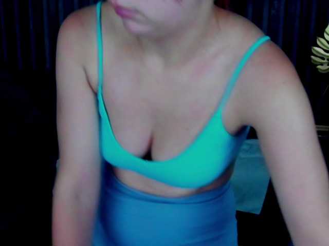 Livia-Shy live cam on BongaCams