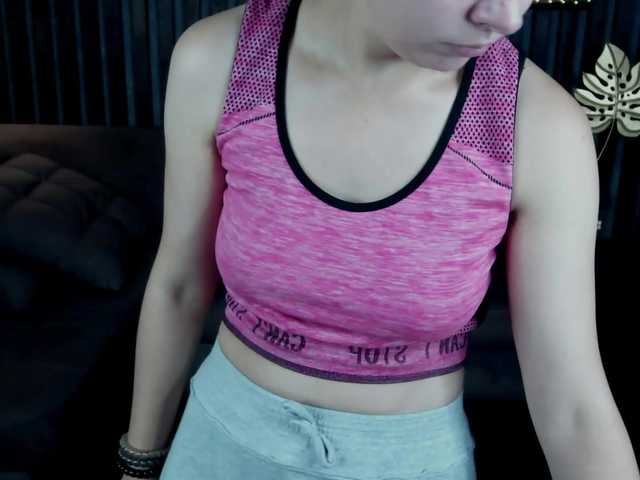 Livia-Shy live cam on BongaCams