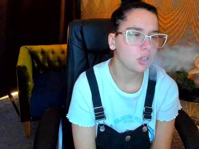 Livia-Shy live cam on BongaCams