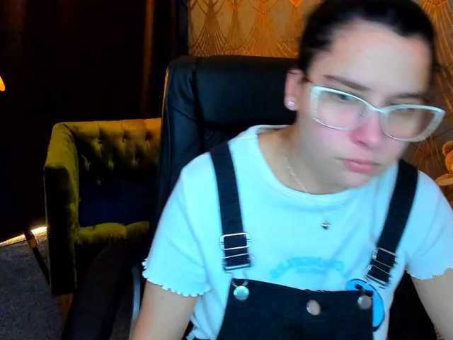 Livia-Shy live cam preview