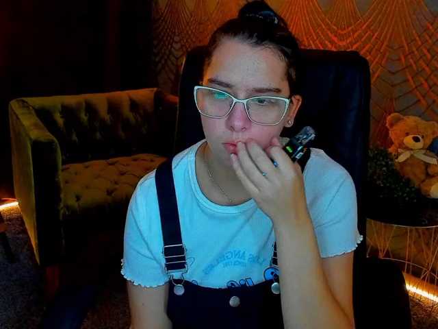 Livia-Shy live cam on BongaCams