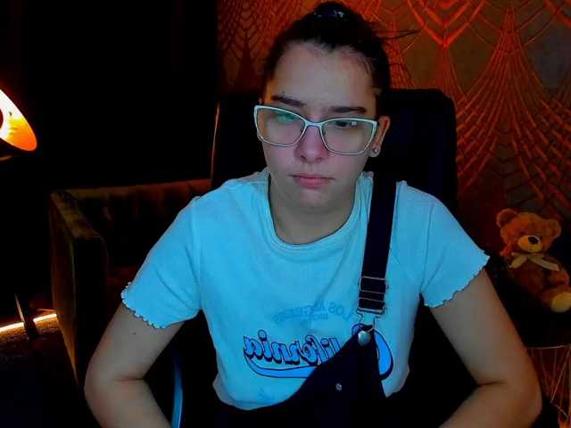 Livia-Shy live cam on BongaCams