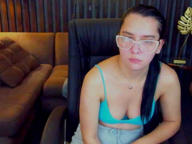 Livia-Shy live cam on BongaCams