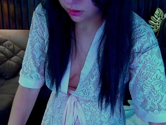 Livia-Shy live cam on BongaCams
