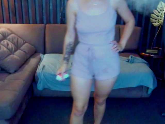 Livia-Shy live cam on BongaCams
