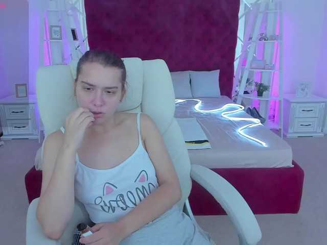 Livia-Shy live cam on BongaCams