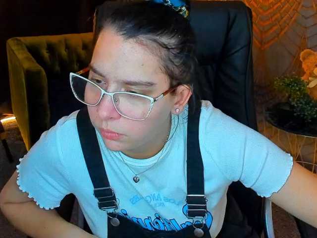 Livia-Shy live cam on BongaCams