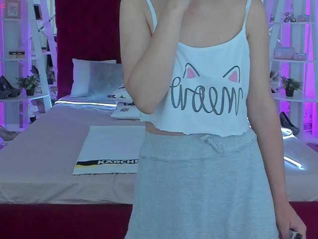 Livia-Shy live cam on BongaCams