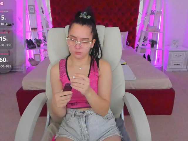Livia-Shy live cam on BongaCams