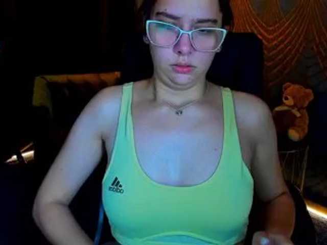 Livia-Shy live cam on BongaCams