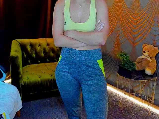 Livia-Shy live cam on BongaCams