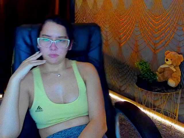 Livia-Shy live cam on BongaCams