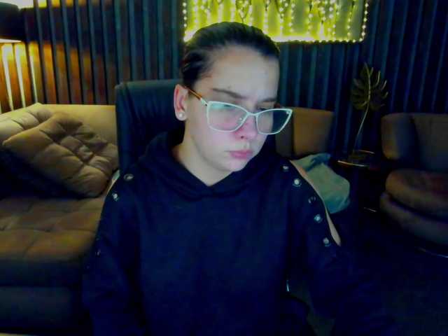 Livia-Shy live cam on BongaCams