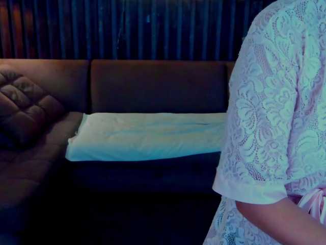 Livia-Shy live cam on BongaCams