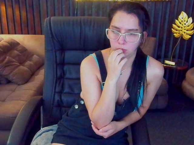 Livia-Shy live cam on BongaCams