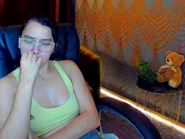 Livia-Shy live cam on BongaCams