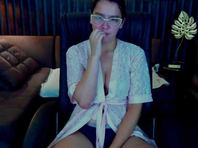 Livia-Shy live cam on BongaCams