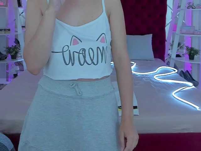 Livia-Shy live cam on BongaCams