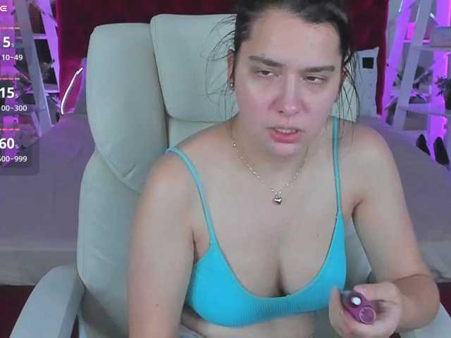 Livia-Shy live cam on BongaCams