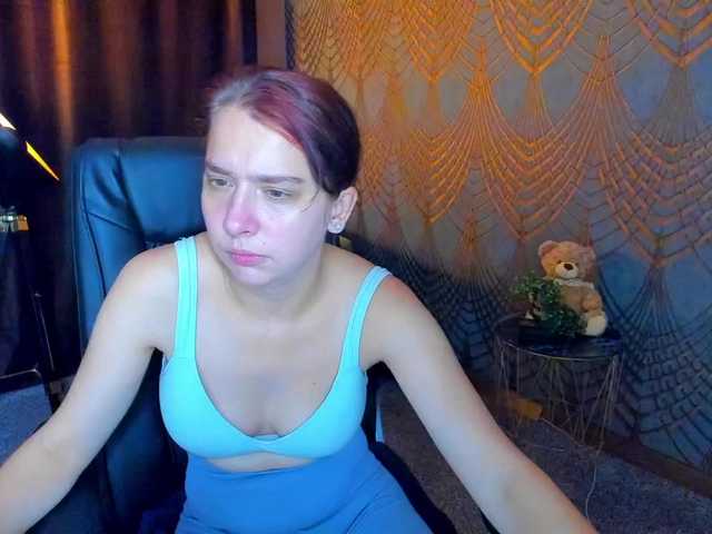 Livia-Shy live cam on BongaCams