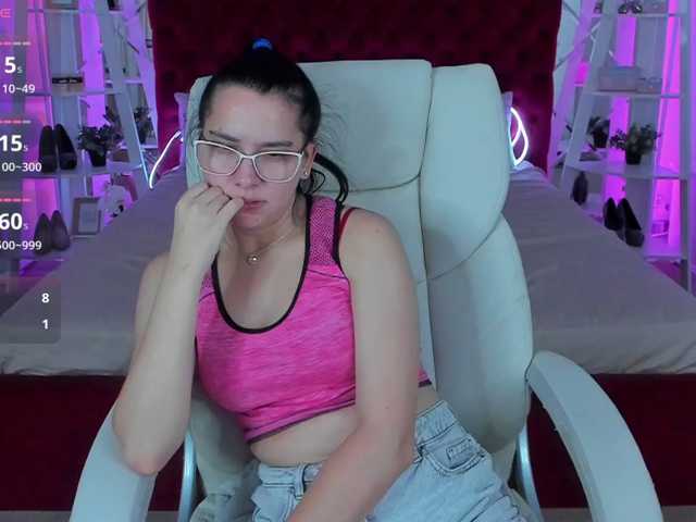 Livia-Shy live cam on BongaCams