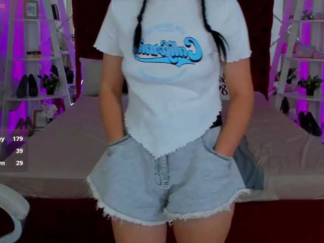 Livia-Shy live cam on BongaCams
