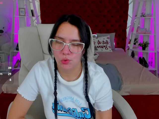 Livia-Shy live cam on BongaCams