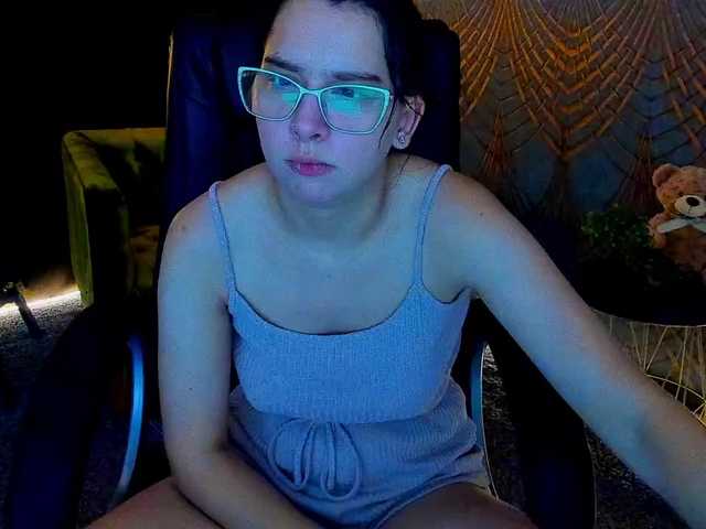 Livia-Shy live cam on BongaCams