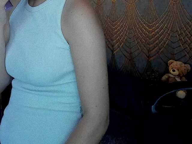 Livia-Shy live cam on BongaCams