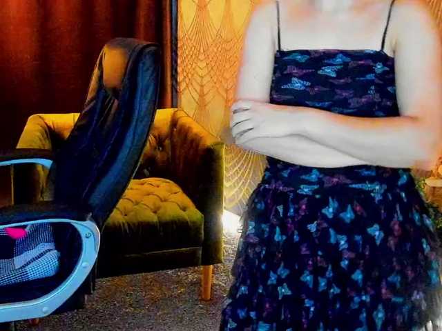 Livia-Shy live cam on BongaCams