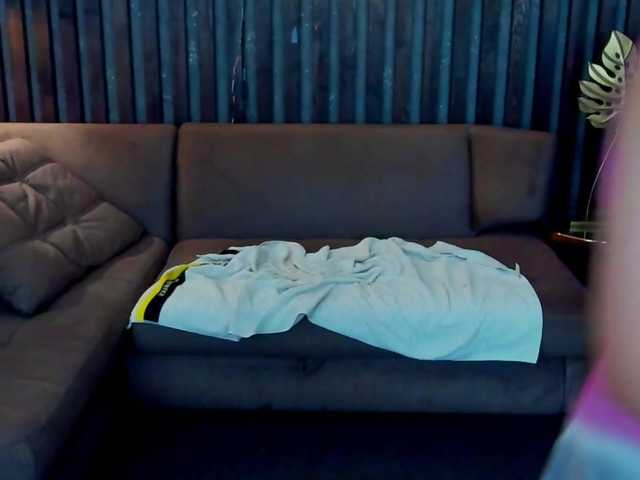 Livia-Shy live cam on BongaCams