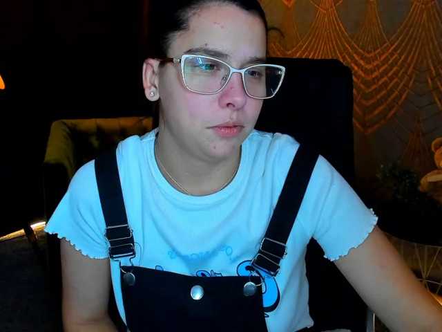 Livia-Shy live cam on BongaCams