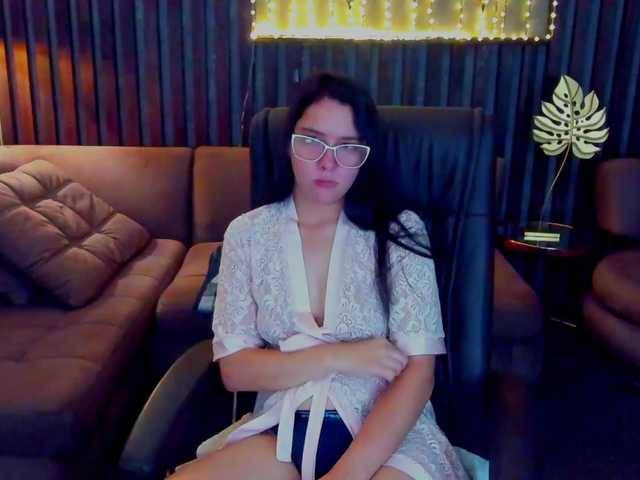 Livia-Shy live cam on BongaCams
