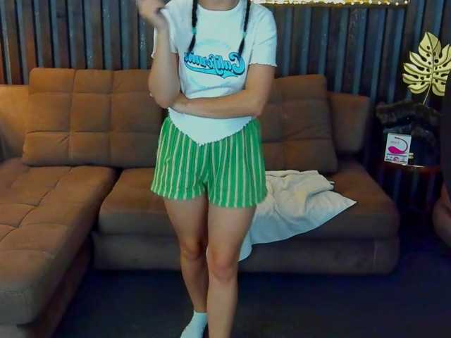 Livia-Shy live cam on BongaCams