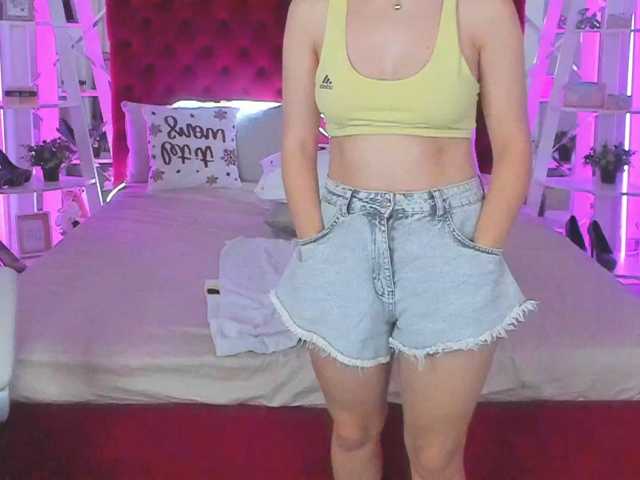 Livia-Shy, en vivo ahora en BongaCams