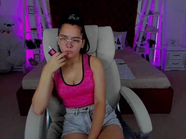 Livia-Shy live cam on BongaCams