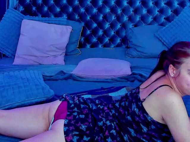 Livia-Shy live cam on BongaCams