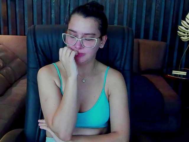 Livia-Shy live cam on BongaCams