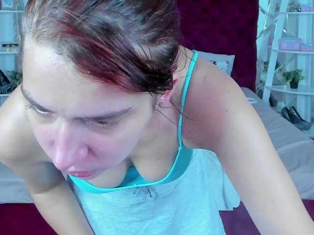 Livia-Shy live cam on BongaCams