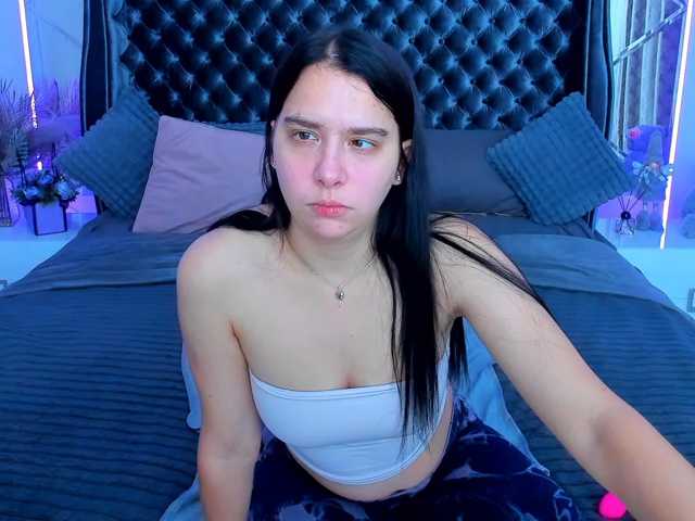 Livia-Shy live cam on BongaCams